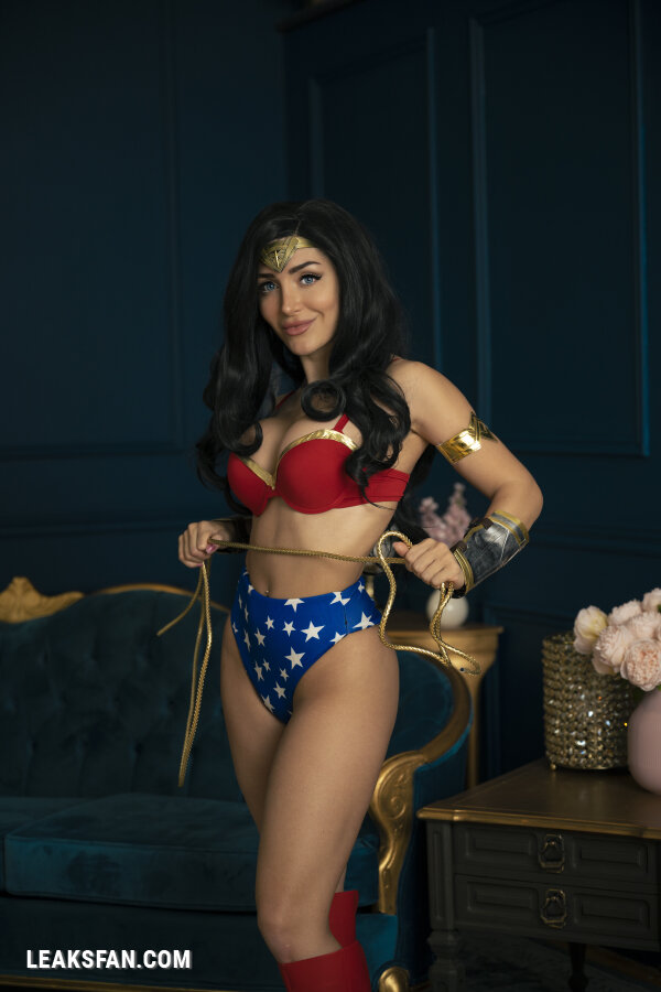 Lisa Mancini - Wonder Woman - 2