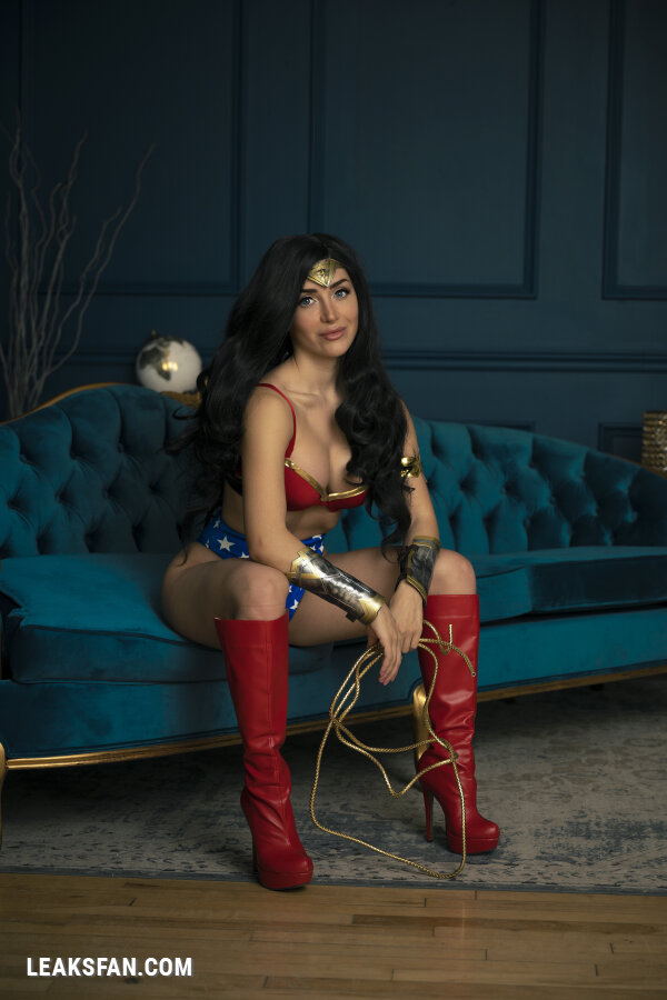 Lisa Mancini - Wonder Woman - 19