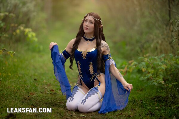 Luxlo Cosplay - Arwen Lewd - 0