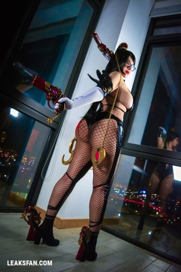 Lucy Langley - Bayonetta - 2