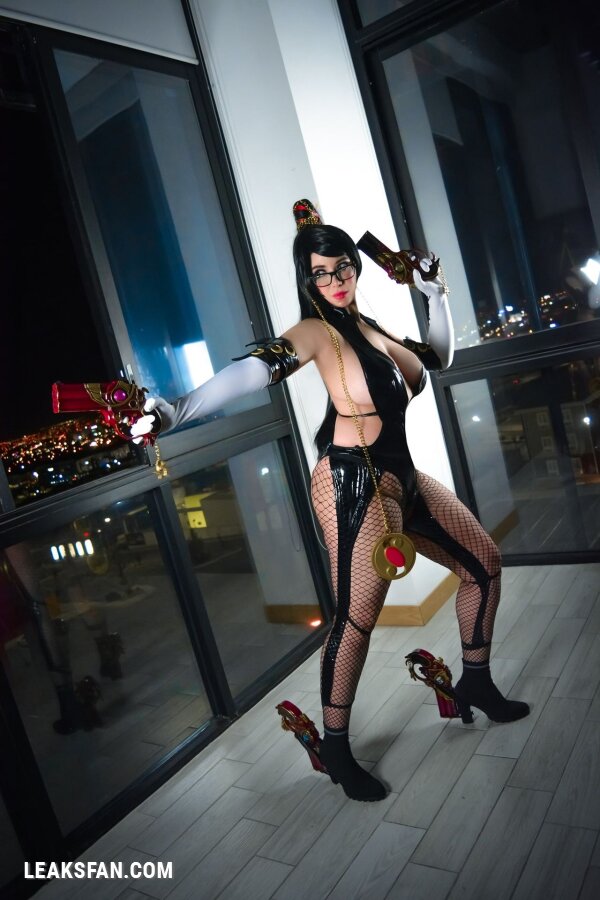 Lucy Langley - Bayonetta - 1