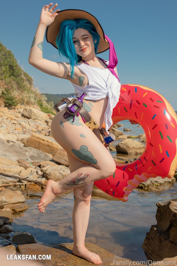 Donna Loli - Beach Jinx - 0