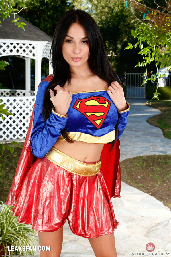 Anissa Kate is Supergirl - 131