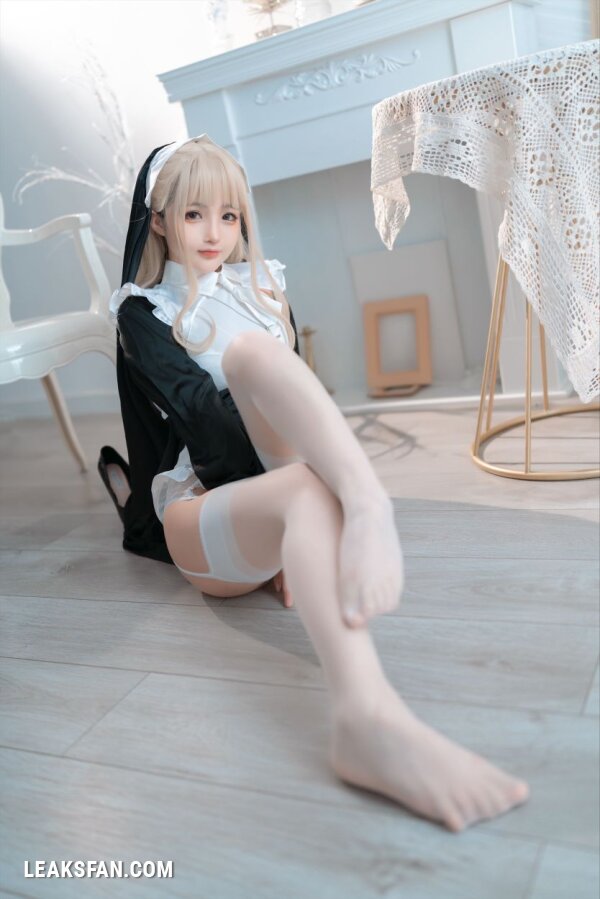 Sakurai - Nun (Random Cosplay) - 9