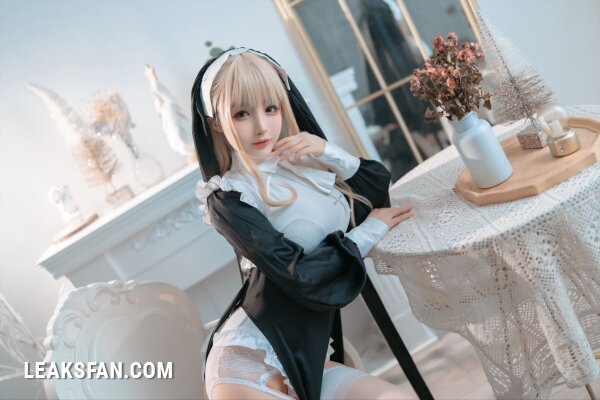 Sakurai - Nun (Random Cosplay) - 21