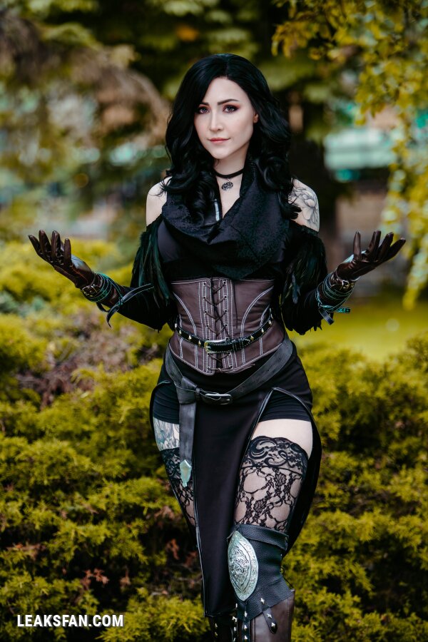 Luxlo Cosplay - Yennefer - 2