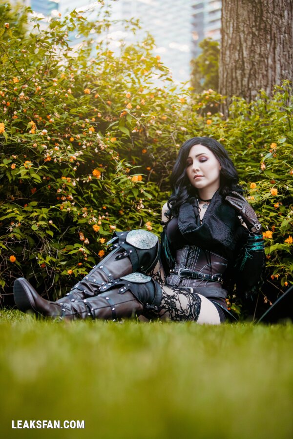 Luxlo Cosplay - Yennefer - 2