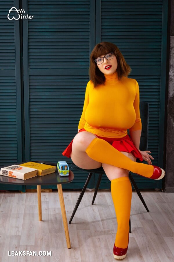 Aili Winter - Velma - 2