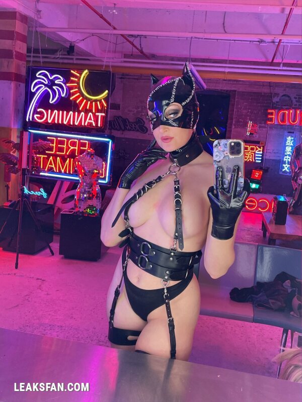 Holly Wolf - Catwoman - 3