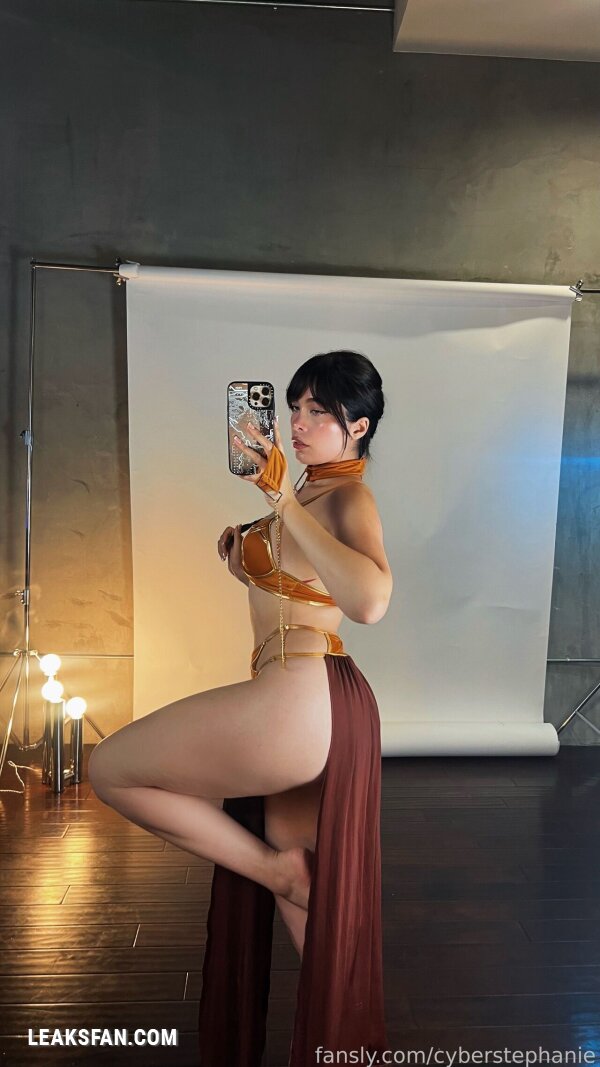 Cyberstephanie - Slave Leia - 1