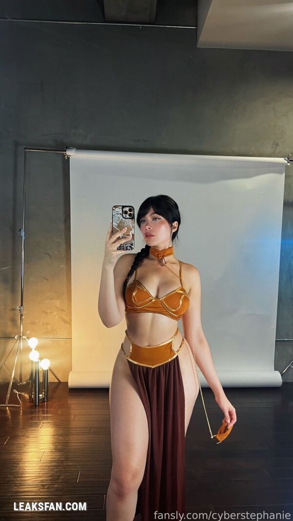 Cyberstephanie - Slave Leia - 0