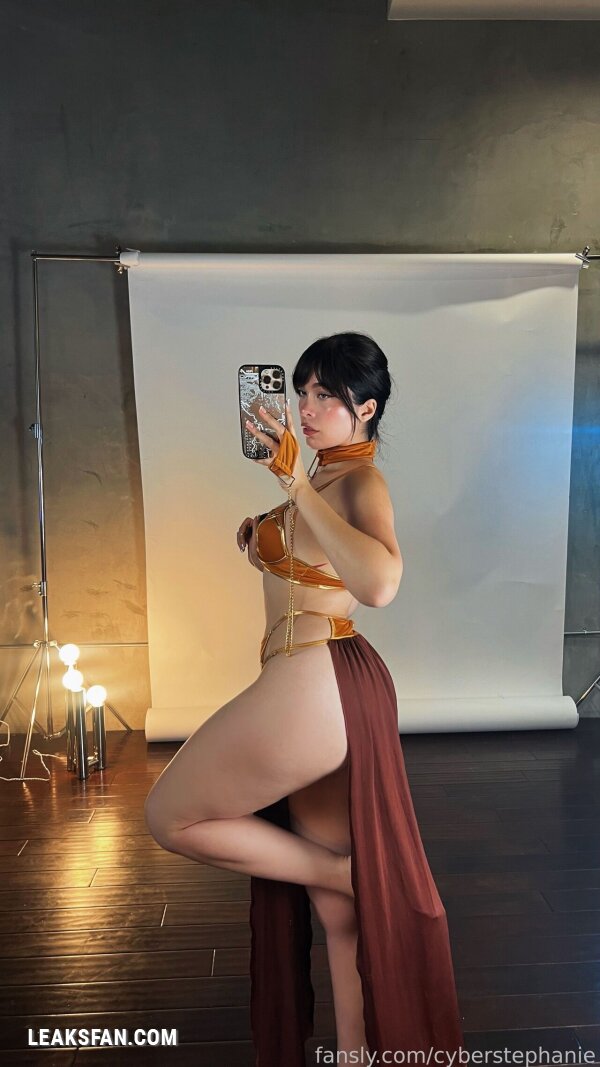 Cyberstephanie - Slave Leia - 1