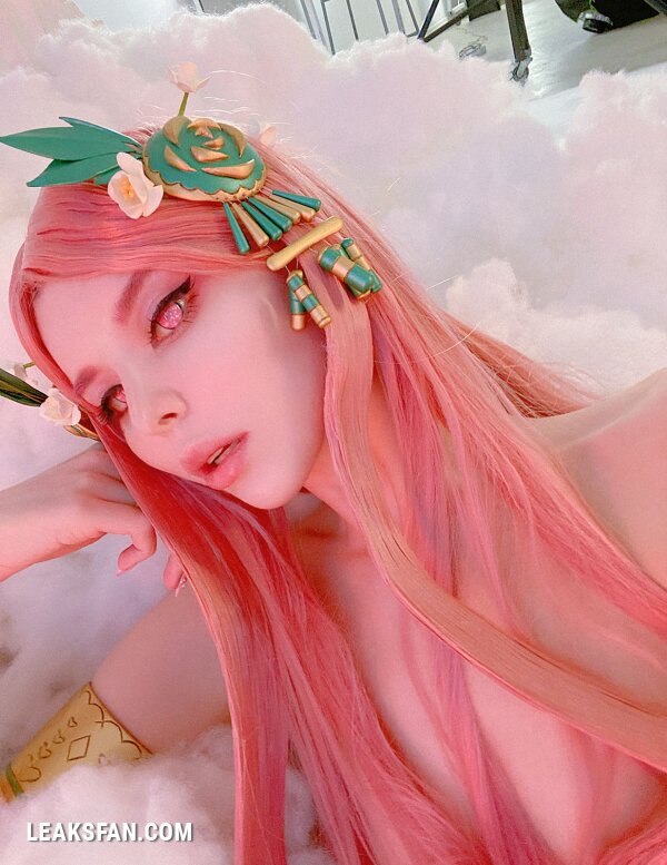 Vinnegal - Aphrodite (Random Cosplay) - 2