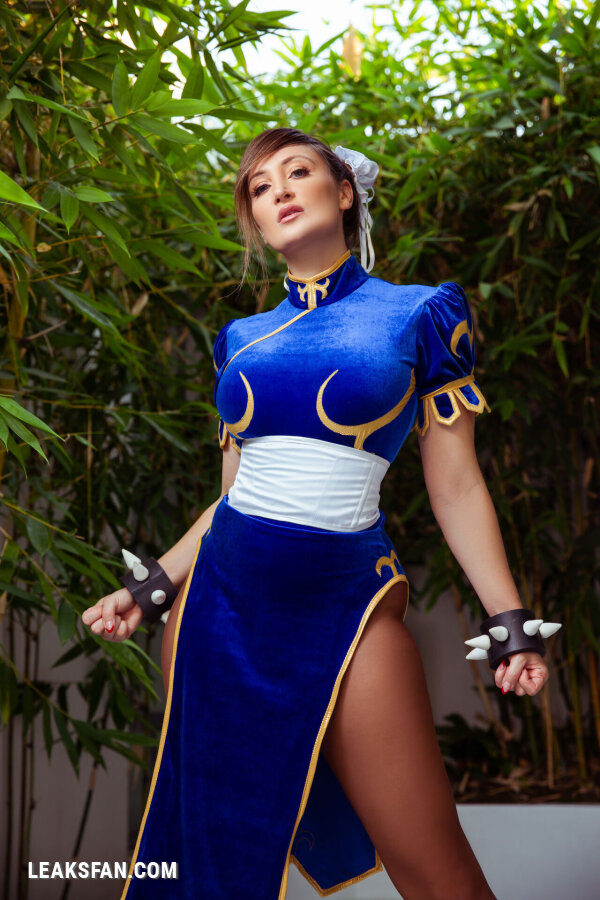 Holly Wolf - Chun-Li - 1