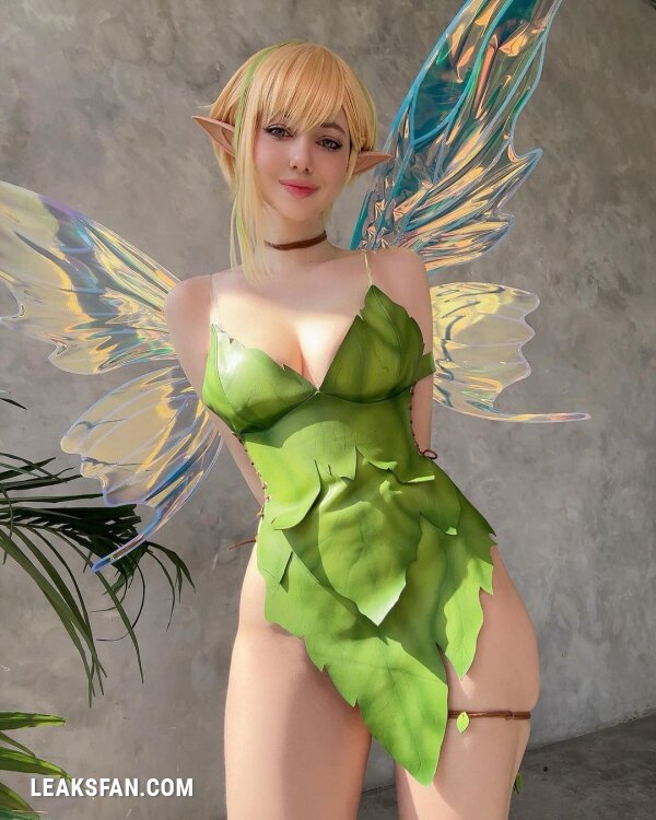 Alina Becker TinkerBell socialmedia - 0