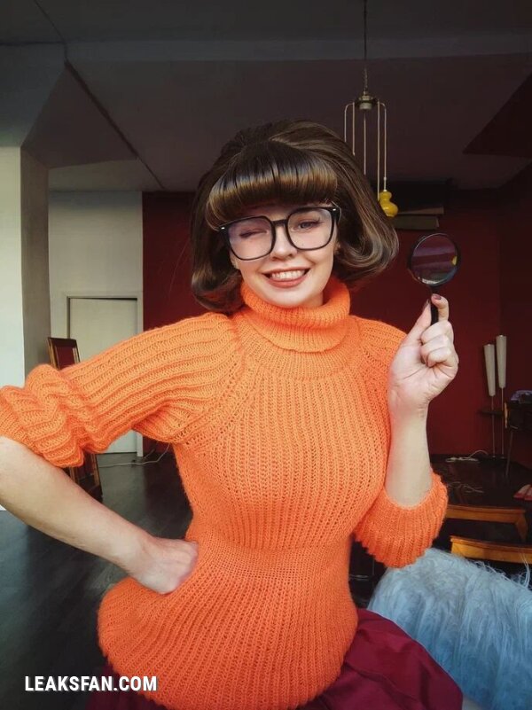 Asami Gate - Velma - 0