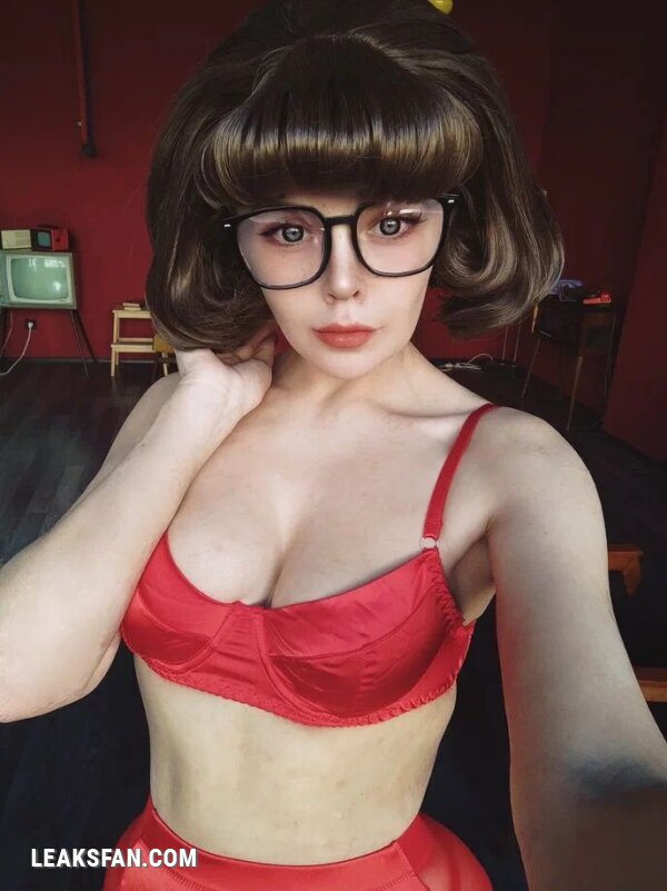 Asami Gate - Velma - 3