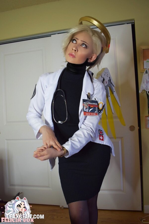 Felicia Vox - Doctor Ziegler - 6