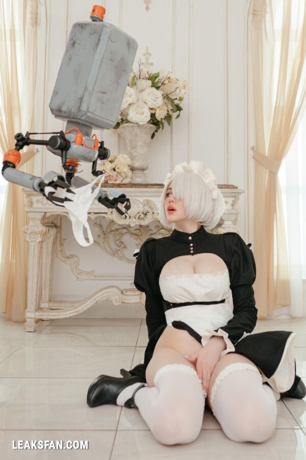 Alina Becker - 2B Maid (Nier Autómata) - 1