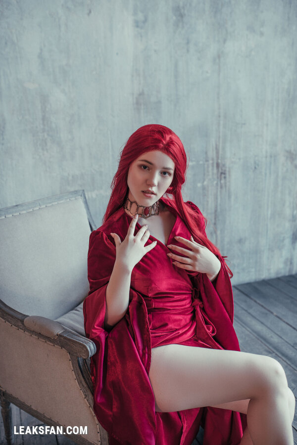 Lada Lyumos - Game of Thrones. Melisandre - 1