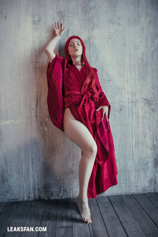 Lada Lyumos - Game of Thrones. Melisandre - 13