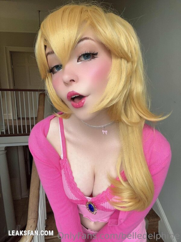 Belle Delphine - Princess Peach - 2