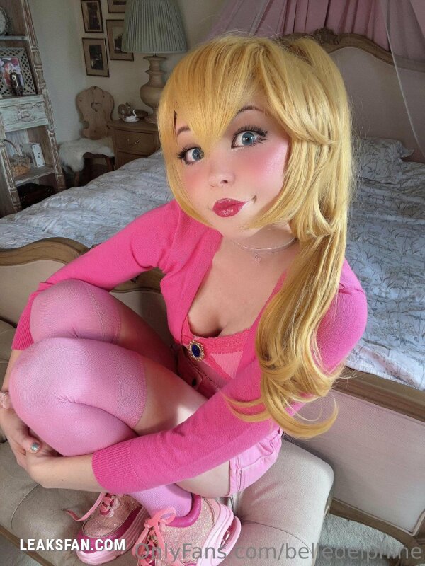 Belle Delphine - Princess Peach - 1