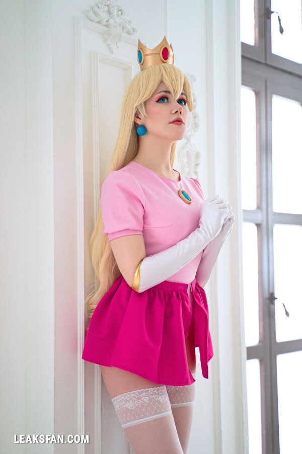 Anastasia Komori - Peach - 14