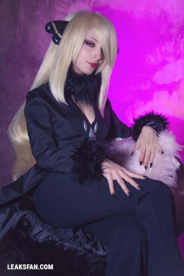 Shiro Kitsune - Cynthia (Pokemon) - 0