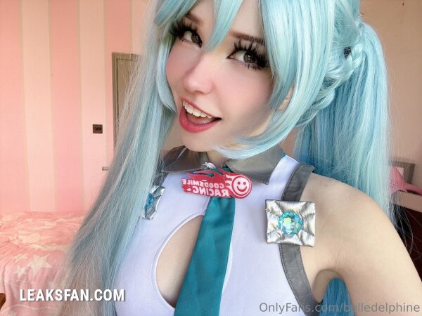 Belle Delphine ----------------- Hatsune Miku - 10