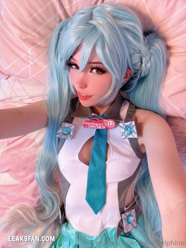 Belle Delphine ----------------- Hatsune Miku - 28