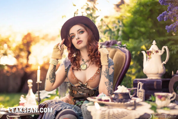 Forbidden Realm - Genevieve - The Mad Hatter (Alice in Wonderland) - 1