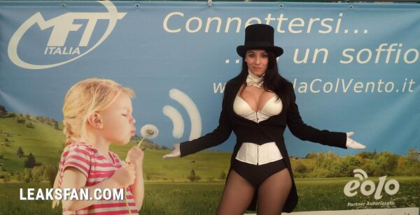 Zatanna Zatara (Justice League) - 2