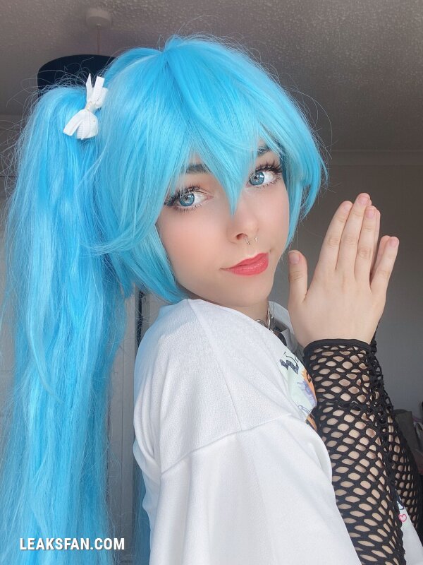 Kitsukanna - E-girl Miku - 2