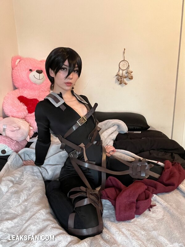 Gianna Hades - Mikasa - 0