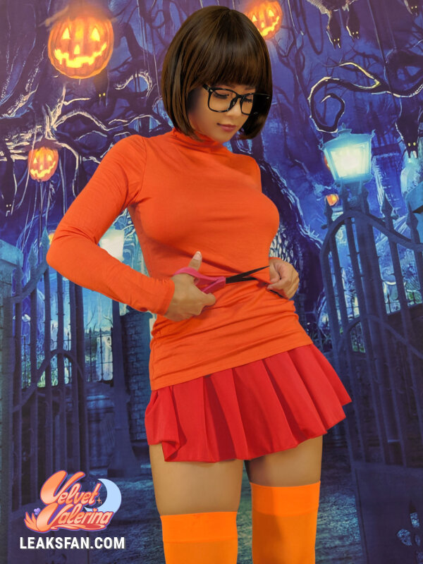 Velvet Valerina - Velma - 2