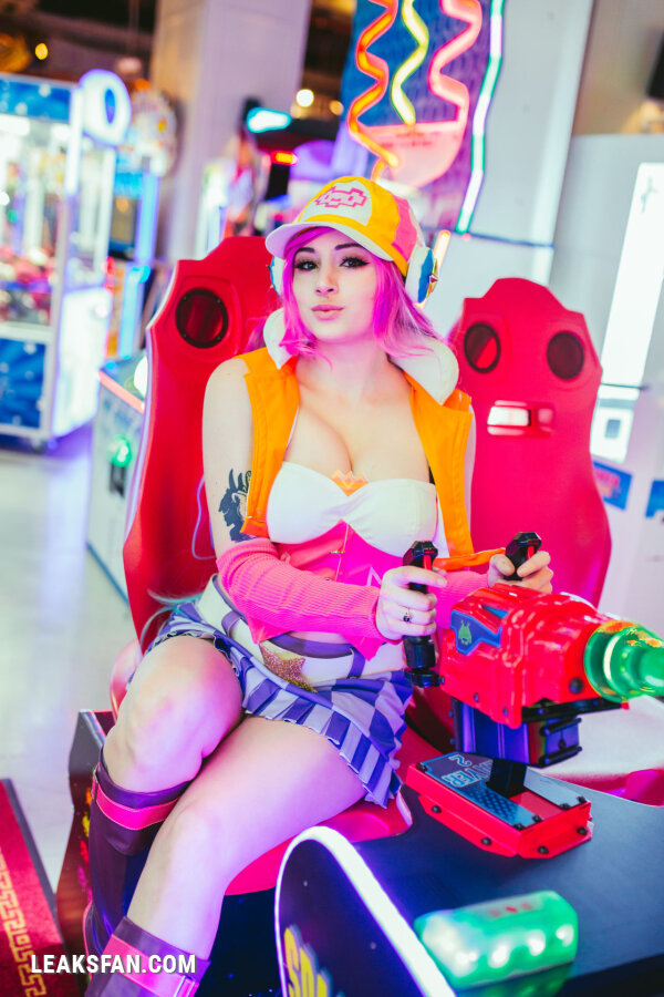 Kayla Erin - Arcade Miss Fortune - 1