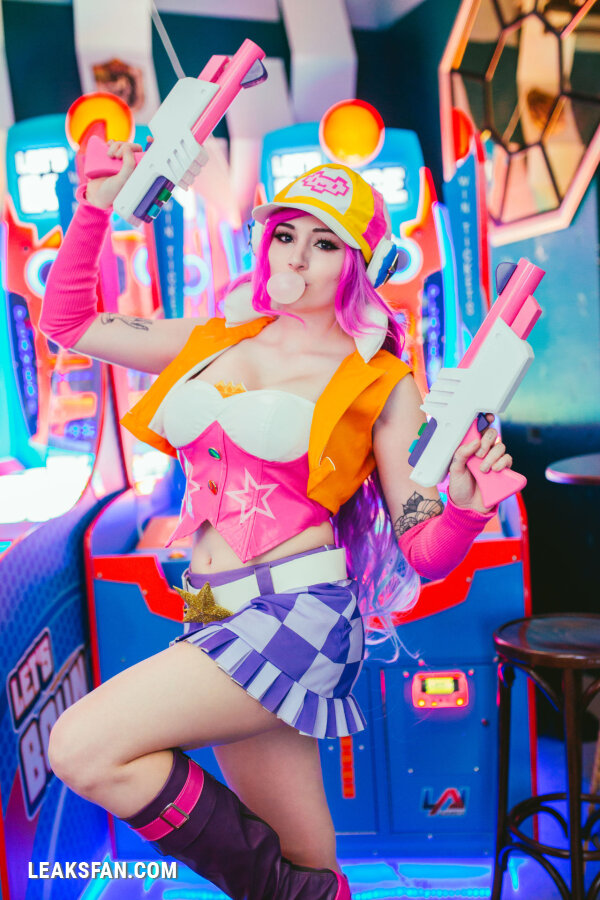 Kayla Erin - Arcade Miss Fortune - 1