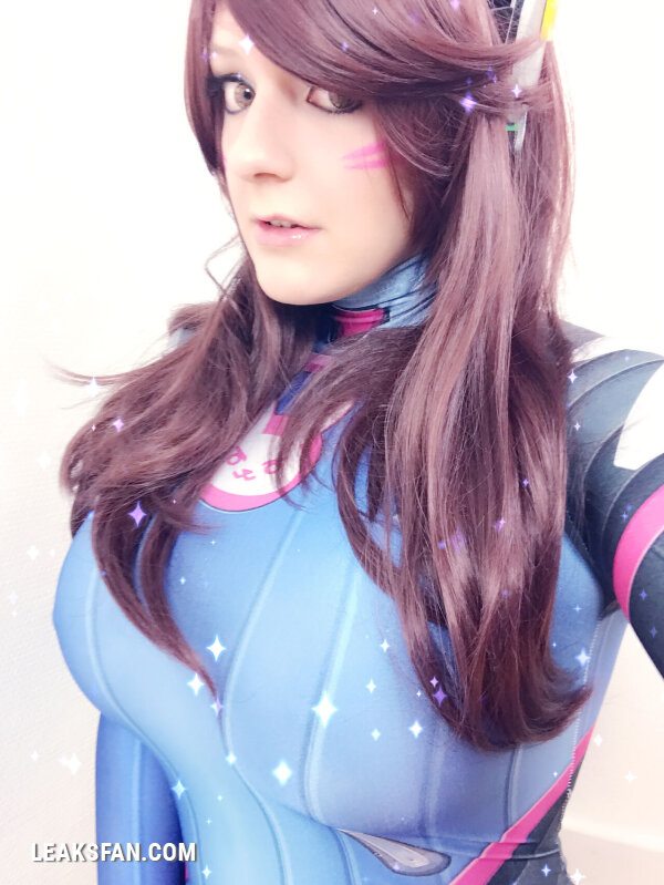 Vicki Valkyrie as D.va - 2